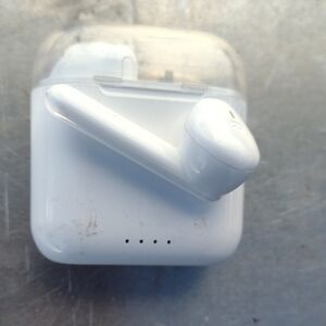 Onn Wireless White Earbuds with Charging Case